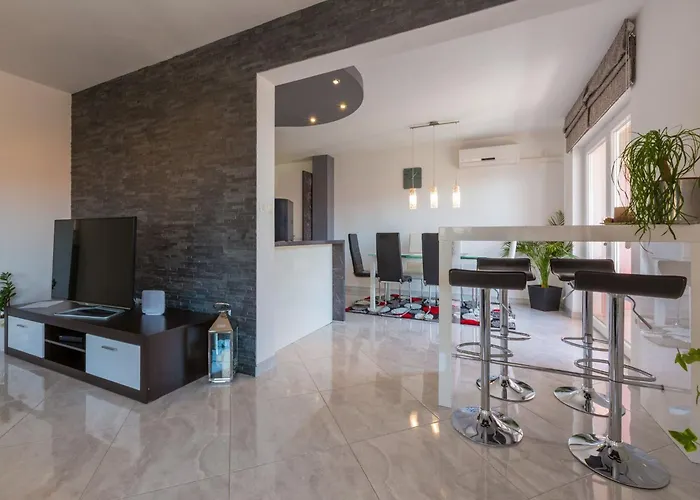 Apartman Black@white *