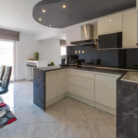 Apartament Black@white Klenovica