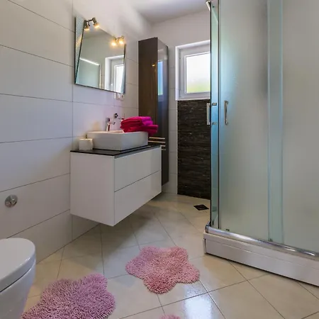 Apartament Black@white Klenovica