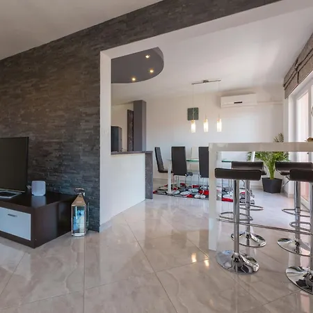 Apartament Black@white *