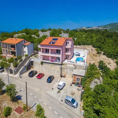 Apartament Black@white Klenovica